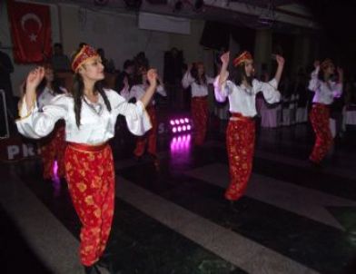 Karadeniz ve Kafkas Halk Dansları Ekibi Büyük İlgi Gördü