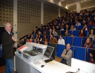 'Ak Parti Kürt Halkı İçin Siyasi Çözüm Üretmeyi Unuttu'