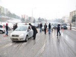 KURUDERE - Kar İzmir'de Yolları Kapattı