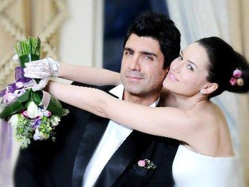 Fahriye Evcen, Yeni Filminde Türkü Söyledi