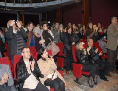 “Yalan İçinde Yalan” Fethiyelileri Büyüledi