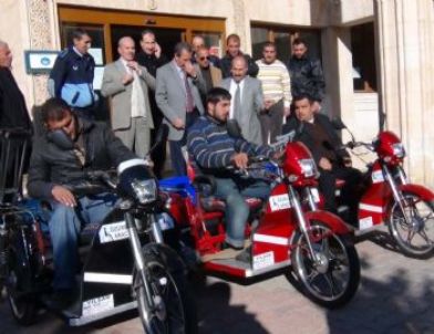 Midyat'ta 3 Engelli Vatandaşa Motorlu Araç Dağıtıldı
