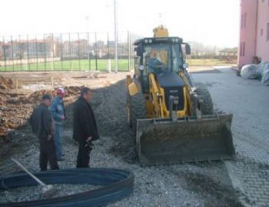 Sanatçı Gülben Ergen'den Saltukova Beldesine Anaokulu