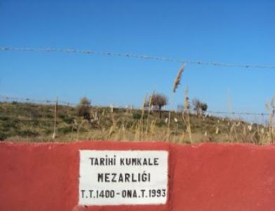 Kumkale’deki Tarihi Türk Mezarlığı Yeniden Düzenlendi
