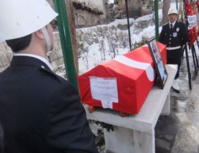 Antalya'da Şehit Düşen Emniyet Müdürü, Memleketi Kütahya'da Toprağa Verildi