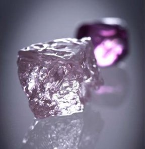 Bu Elmas Peşinden Koşturacağa Benziyor