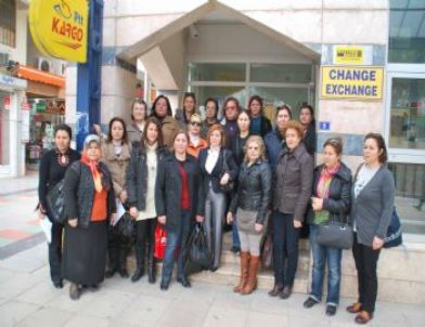 CHP'li Kadınlardan Telgraf Eylemi