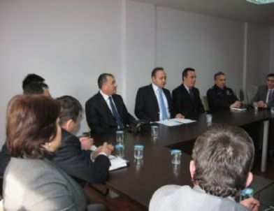 Gümüşova'da Memurlara Hizmetiçi Eğitim Semineri