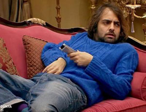 Kazaklarını Sevgilisi Öykü Alıyormuş!