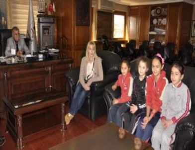 Minik Sporculardan Başkan Sözen'e Ziyaret