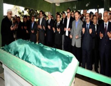 Başkan Özcan’ın Annesi Toprağa Verildi