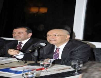 Yenimahalle Belediye Bakanı Yaşar, Cem Vakfı'nın Yemeğine Katıldı