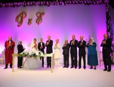 Başbakan Erdoğan'a Nikahta Doğum Günü Süprizi