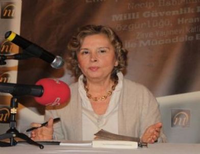 Nazlı İlıcak'tan 28 Şubat Yorumu