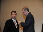 FUAT YAŞAR ATAN - Başbakan Erdoğan, Başkan Atan'a Rozetini Taktı