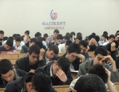 Gazikent Üniversitesi'nde Sınav Heyecanı