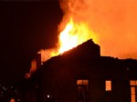 İzmir’de 5 Katlı Binayı Kaplayan Yangın Korkulu Anlar Yaşattı