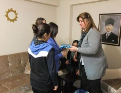 Valı Kerem Al’ın Eşi Beyhan Al, Çocuk Evlerini Ziyaret Etti