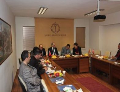 Ak Parti Erzurum Milletvekili Cengiz Yavilioğlu ve İl Başkanı Murat Kılıç, Müsiad Şubesi’ni Ziyaret Etti.