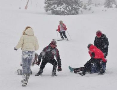 Belaruslu Kayakçıların Kar Keyfi
