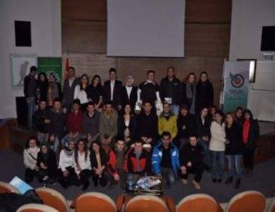 Bisikletli Seyyahlar Gençlerle Buluştu