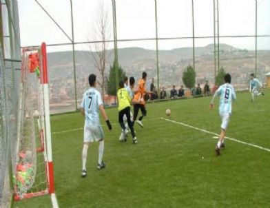 Cizre Polisinin Düzenlediği Futbol Turnuvası Başladı