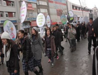 Erzurum'da Bağımlılığa Son Bilinçlendirme Yürüyüşü