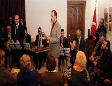 İsmail Dede Efendi, Kendi Evinde Anıldı!