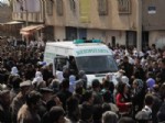 BAŞVERIMLI - Silopi'de Terörist Cenazesi İçin Yürüyüş