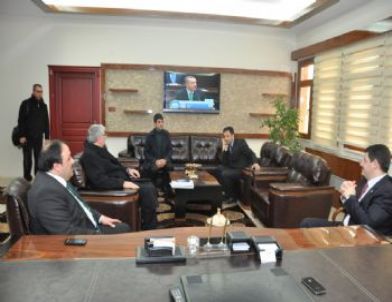 Ak Parti İl Başkanı Civelek Dilovası Belediyesini Ziyaret Etti