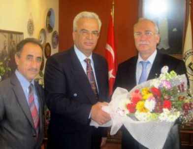 Başkan Akova’ya Vergi Dairesi Plaketi