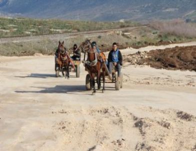 'James Bond'un Setine Define Avcısı Baskını