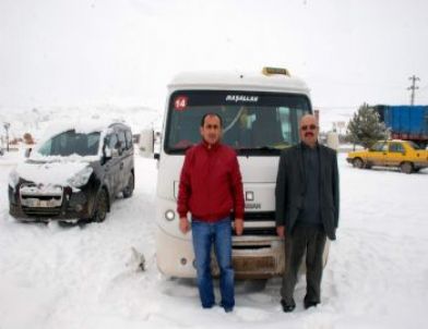 Minibüsçüler Kooperatifi'nden Suşehri Belediyesi'ne Destek