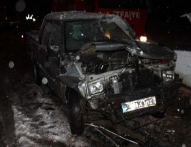 Sakarya'da Trafik Kazası: 2 Ölü, 4 Yaralı