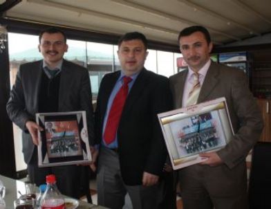 Tayini Çıkan Öğretmenlere Veda Yemeği