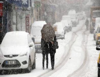 Tokat'ta Kar Yağışı Hayatı Olumsuz Yönde Etkiliyor