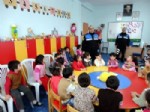 Toplum Destekli Polis Odunpzarı Oyuncak Evinde Eğitim Gören Çocuklara 155'in Önemini Anlattılar