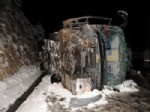 Yolcu Otobüsü Devrildi: 1 Ölü, 14 Yaralı