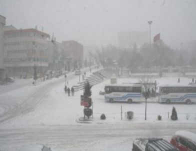 Yozgat'ta Kar Yağışı Hayatı Olumsuz Etkiledi
