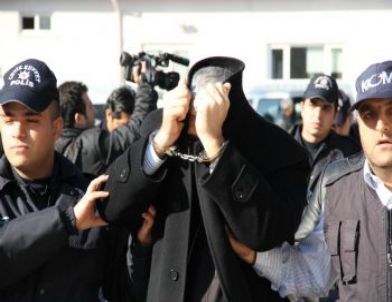 Adana'da 4. Dalgada Gözaltına Alınan 18 Kişi Adliyeye Sevk Edildi