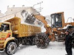 Ahlat Belediyesi'nin Kar Mesaisi Sürüyor