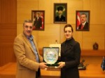 ZEKI TOCOĞLU - Ak Parti Genel Başkan Yardımcısı Nükhet Hotar, Sakarya Büyükşehir Belediyesini Ziyaret Etti