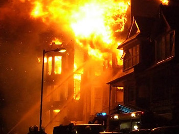 Ankara'da Bir Otelde Çıkan Yangın Korkuttu