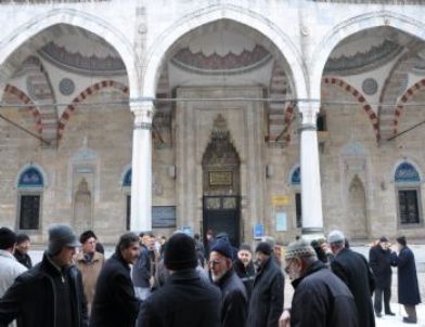 Cuma Namazında Kesilen Elektrik Vatandaşların Tepkisine Neden Oldu