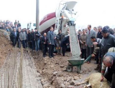 Edremit’te Kılıçarslan Camisi'nin Temeli Atıldı