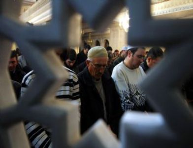 Mevlid Kandili'nde Camiler Doldu Taştı