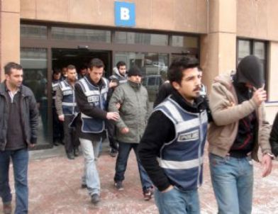 Narkotik Polisinden Esnaflara Uyuşturucu Operasyonu