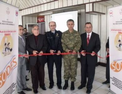 Oltu'da 'kitaplar Sessiz Öğretmendir' Projesi Tanıtıldı