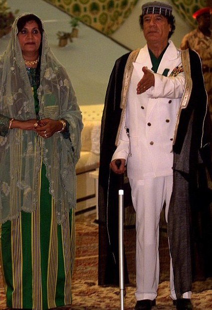 Kaddafi'nin Kanlı Gömleği 2 Milyon Dolar