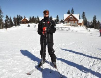 Artvin Valisi Necmettin Kalkan’ın Kayak Keyfi